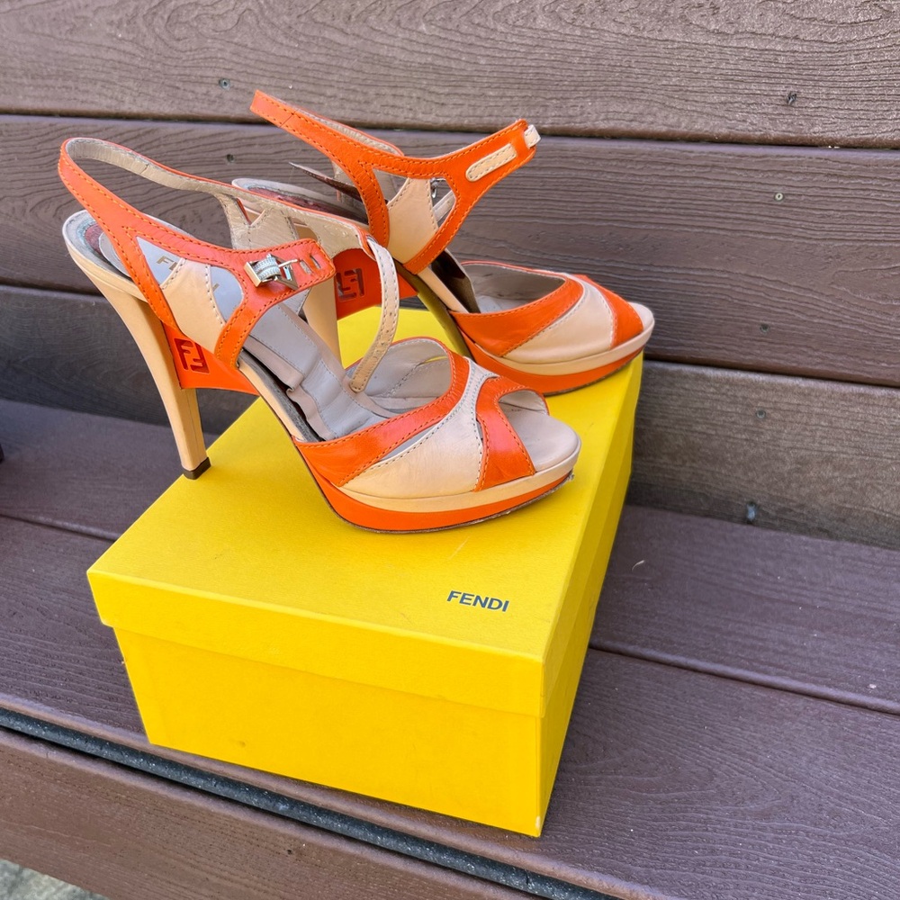 Fendi strappy  sandals. - Picture 5 of 9